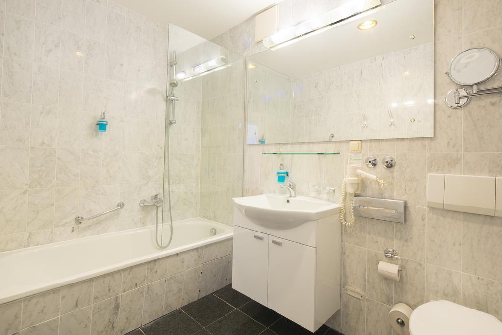 Hotel Bellevue 티멘도르프스트랜드 객실 사진